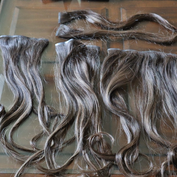 Hair extensions - Picture 2 of 5